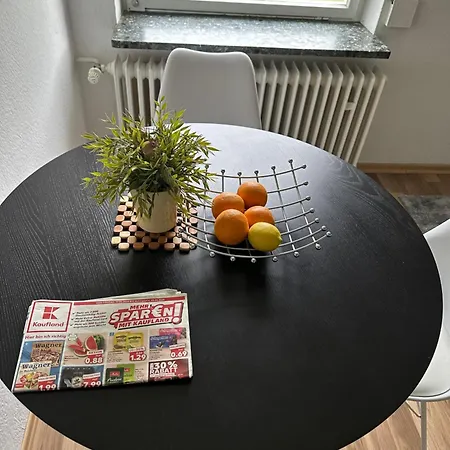 Stilvolle 2-zimmer-anliegerwohnung In Apartment