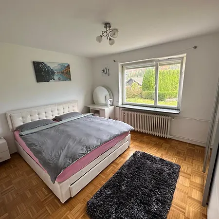 Stilvolle 2-zimmer-anliegerwohnung In